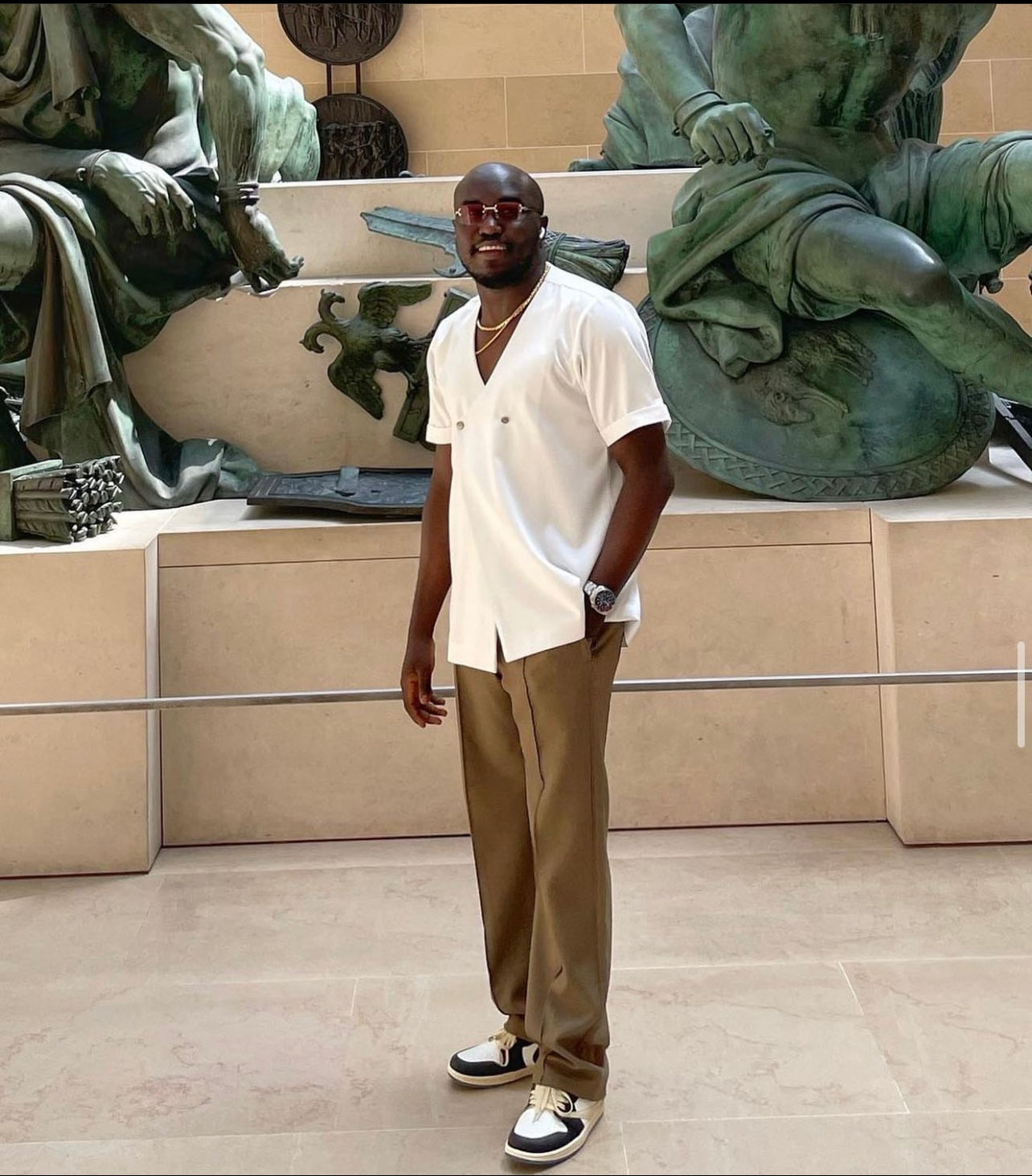 Off white U-neck shirt and pants – tWIF CLOTHING