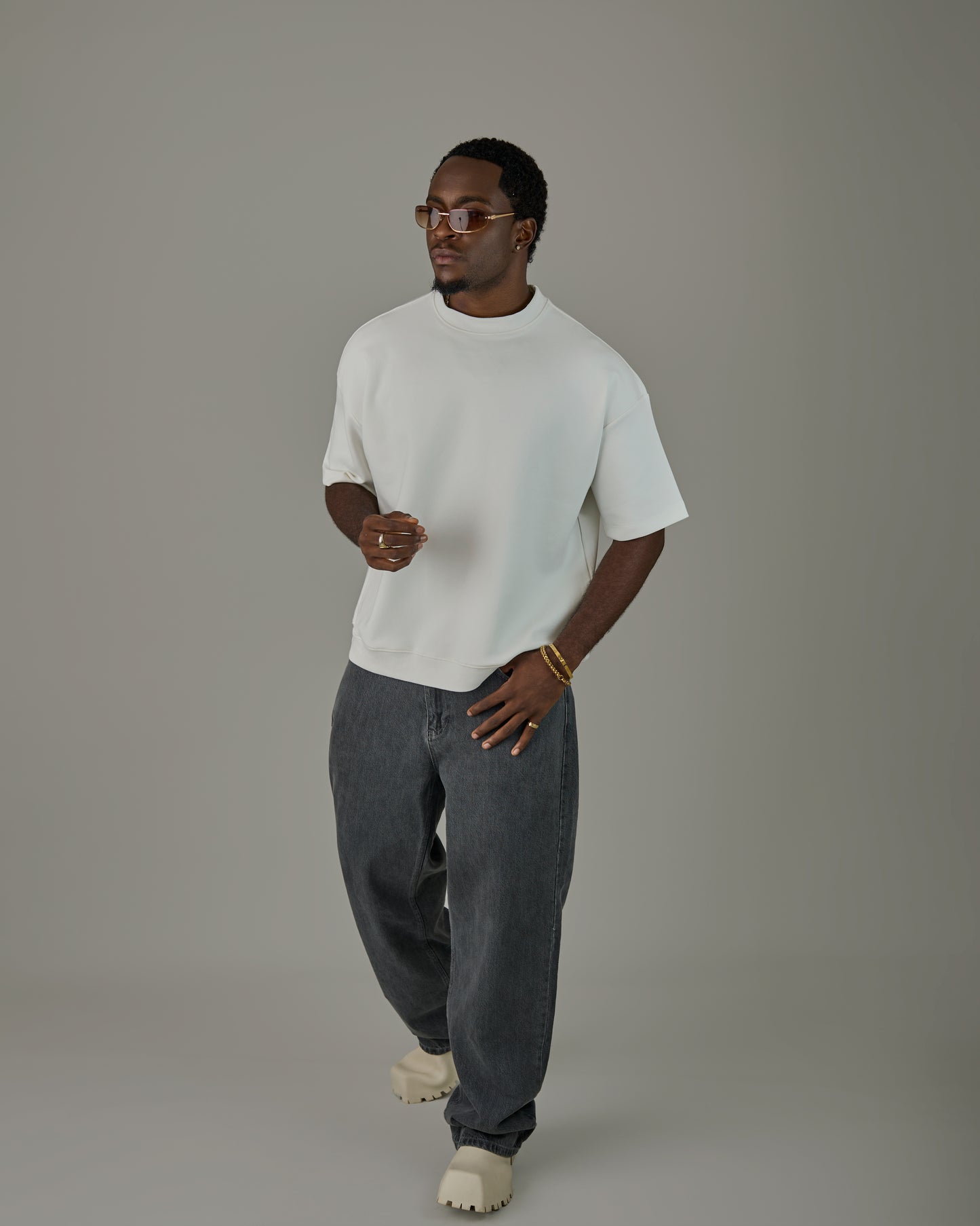 White round neck t-shirt