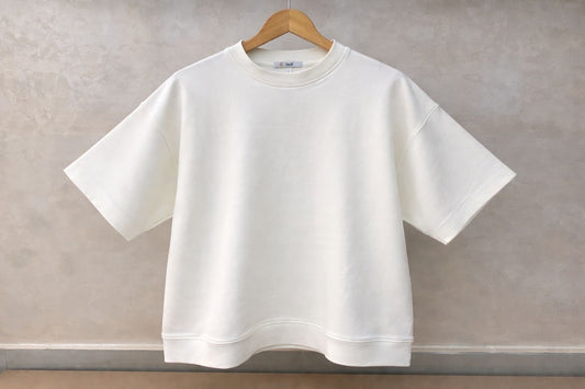White round neck t-shirt