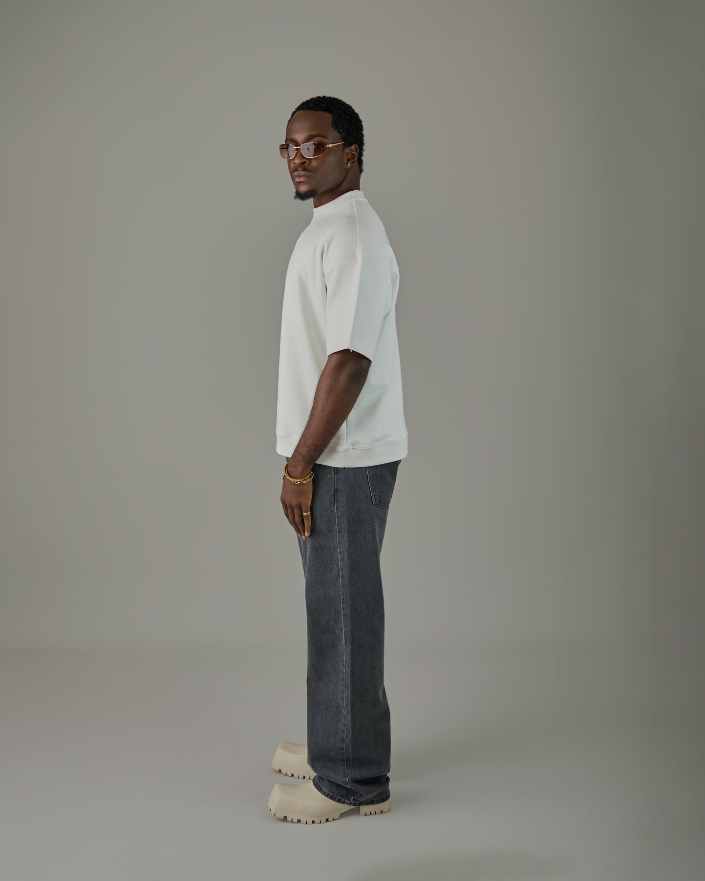 White round neck t-shirt