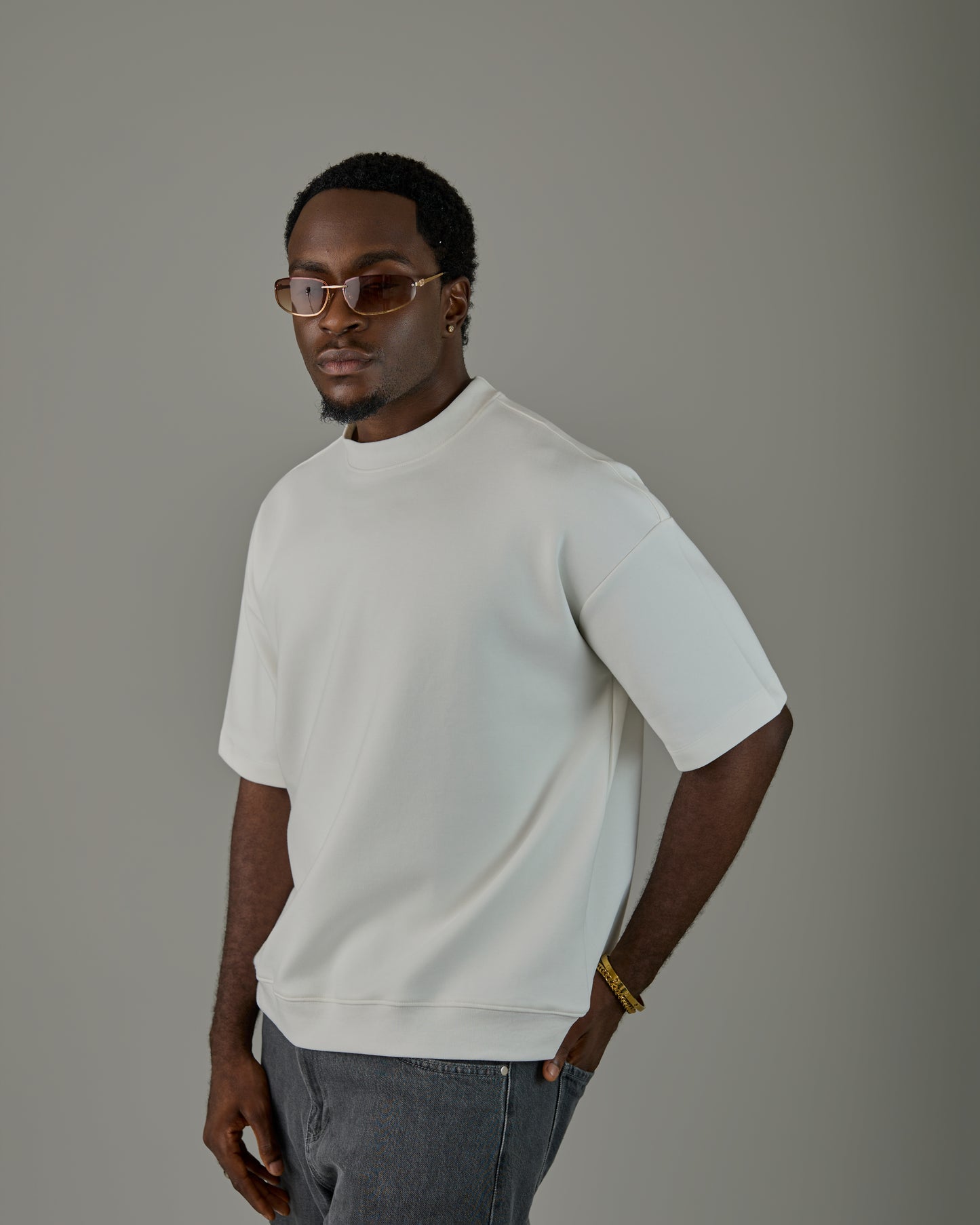 White round neck t-shirt