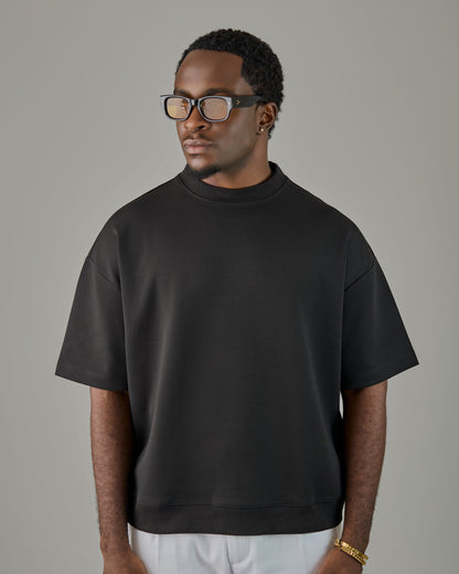 Black round neck tshirt
