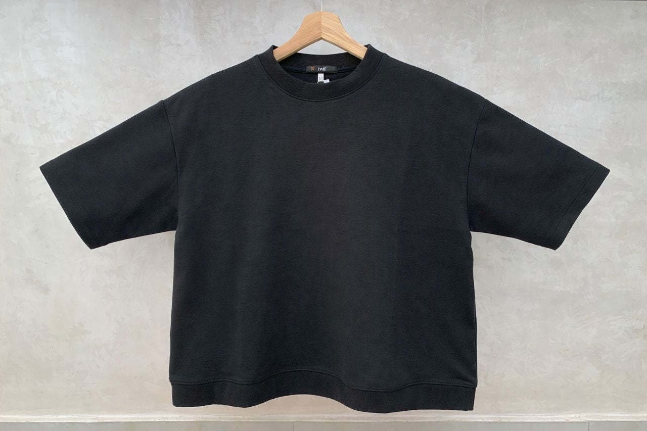 Black round neck t-shirt